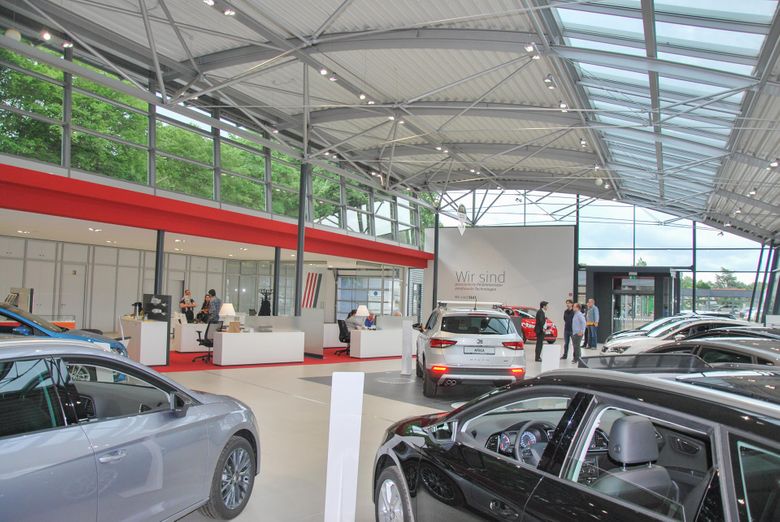 ​Böller und Bahnemann Architekten​ aus ​Rendsburg Gewerbebauten Seat Autohaus Rendsburg