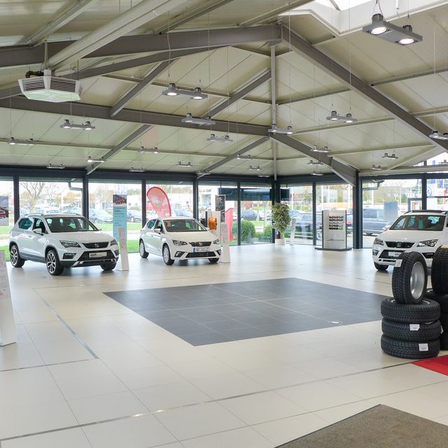 ​Böller und Bahnemann Architekten​ aus ​Rendsburg Gewerbebauten Seat Autohaus Husum