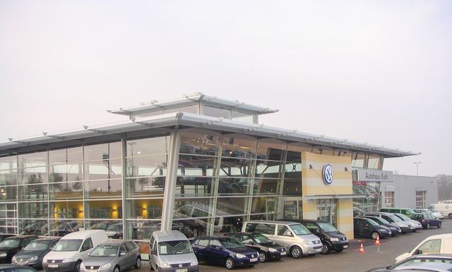 ​Böller und Bahnemann Architekten​ aus ​Rendsburg Gewerbebauten VW Autohaus HH-Bergedorf