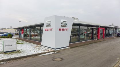 ​Böller und Bahnemann Architekten​ aus ​Rendsburg Gewerbebauten Seat Autohaus Husum