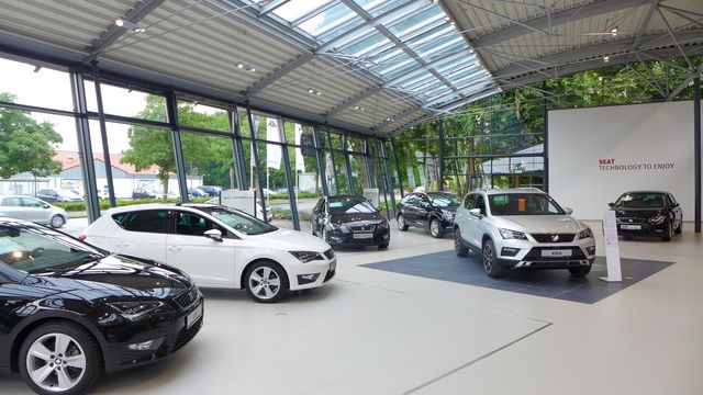 ​Böller und Bahnemann Architekten​ aus ​Rendsburg Gewerbebauten Seat Autohaus Rendsburg